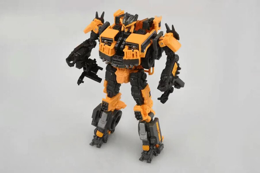 Takara Transformers Rise Of The Beasts Battletrap Official In Hand Images   Transformed  (4 of 4)